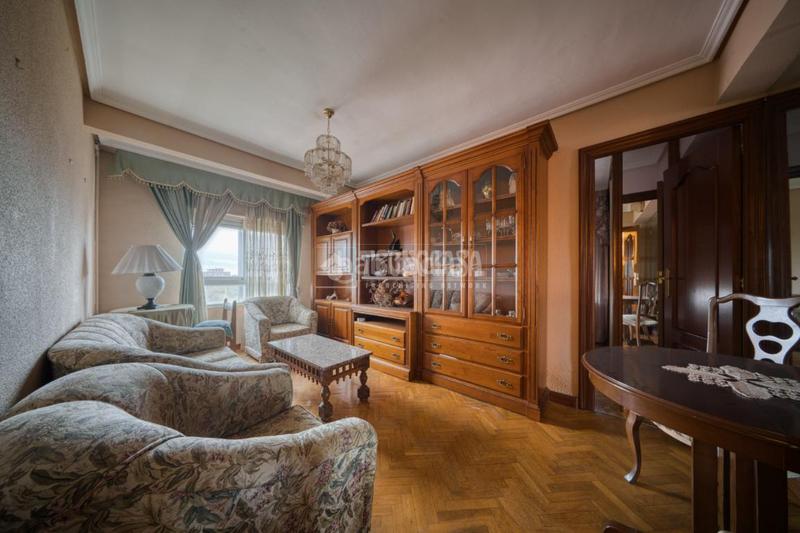 Foto a848ad28-fb8c-44d2-863a-123760bca316. Piso  en venta en La Farola Valladolid