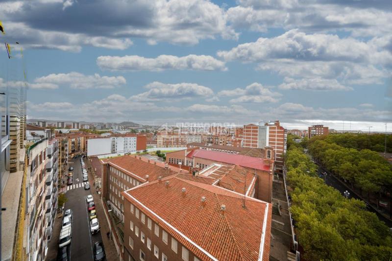 Foto f470da42-ebbd-4e1d-ab80-955ce00e227f. Piso  en venta en La Farola Valladolid