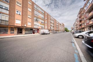 Flat in Plaza de Toros. Piso en venta en valladolid