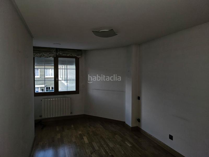 Foto 170449ea-50dd-4801-8f71-6cec5144b7e2. Maison jumelée avec parking dans Villafría - La Ventilla - Castañares Burgos