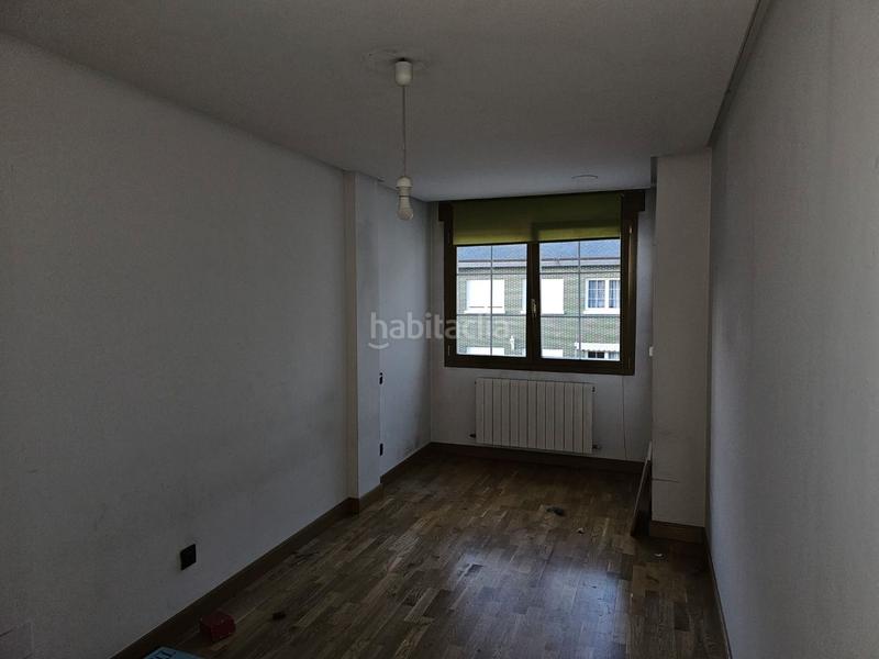 Foto e8affb75-4354-464a-95d3-b652c57eefec. Semi detached house with parking in Villafría - La Ventilla - Castañares Burgos