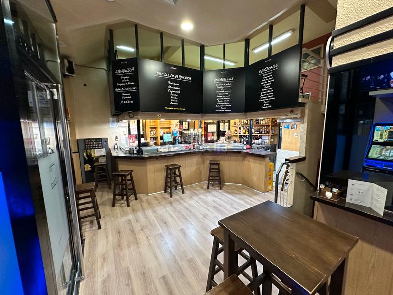 Foto 621f7498-bb87-48af-8e54-db1a2fa6cd4c. Local comercial a Los Vadillos - R. Sanitaria - Pozanos Burgos