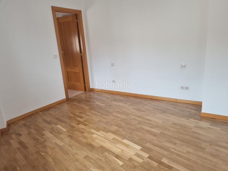 Foto 0857dbc8-83c1-4da5-abbd-b3359b9c59ac. Casa a schiera con riscaldamento parcheggio in Villafría - La Ventilla - Castañares Burgos