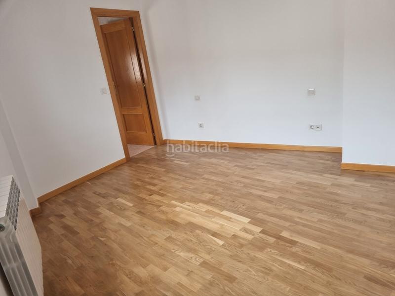 Foto ba628532-bf0e-43ec-b40e-fcbbfb15b4a6. Casa a schiera con riscaldamento parcheggio in Villafría - La Ventilla - Castañares Burgos