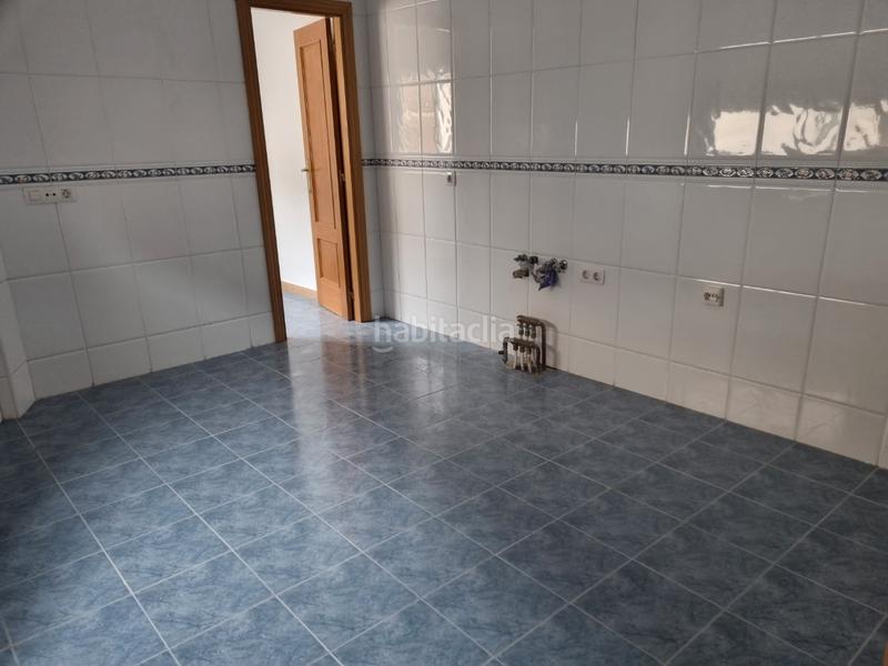 Foto 030b474a-ed16-4c5f-ab4b-4e7ad2cf57e0. Casa adossada amb calefacció aparcament a Villafría - La Ventilla - Castañares Burgos