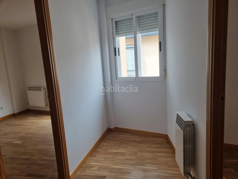 Foto 922c5b39-79ab-44c8-bdb5-2991513ac64d. Maison jumelée avec chauffage parking dans Villafría - La Ventilla - Castañares Burgos