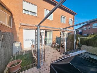 Semi detached house in Alfoz de Quintanadueñas