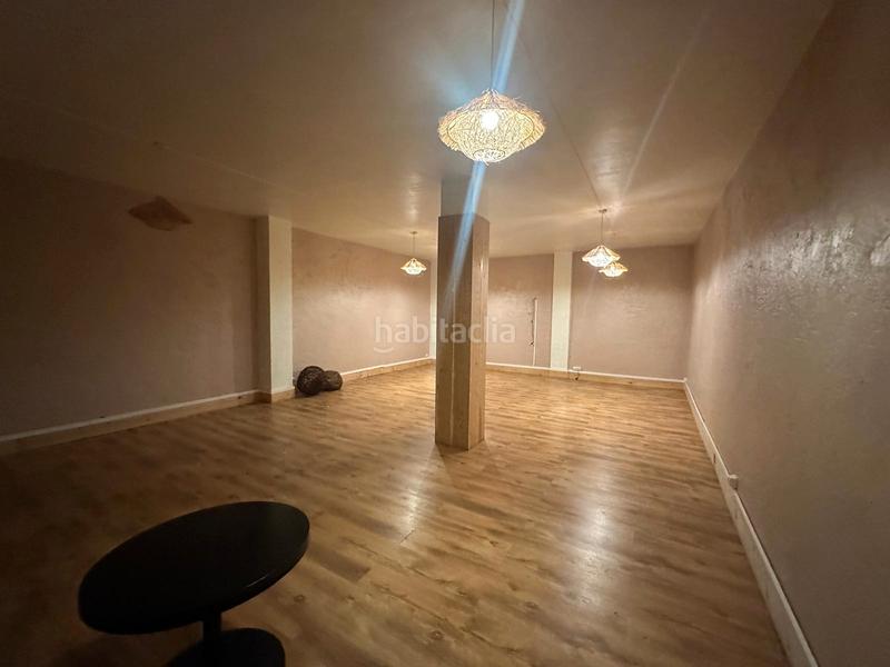 Foto edafdab8-cc49-420b-bb6f-2fad50bcd7d7. Local comercial a Reyes Católicos Burgos