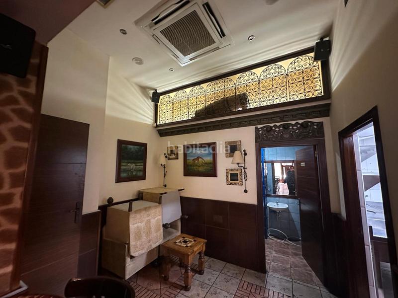 Foto b9df08e1-df04-4391-969f-7db8551b8f3b. Local commercial dans Reyes Católicos Burgos