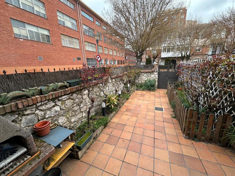 Foto 777dc05b-1105-4613-925e-55eac3cddc40. Maison jumelée avec parking dans Los Vadillos - R. Sanitaria - Pozanos Burgos