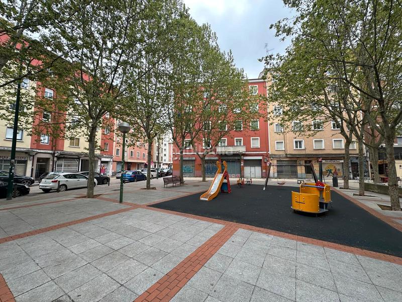 Foto 65a4cca5-458a-4875-a599-639ad1c6b4a6. Local comercial en Los Vadillos - R. Sanitaria - Pozanos Burgos