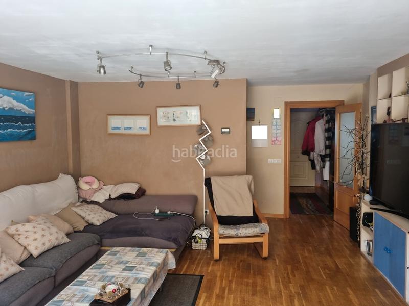 Foto 0df00326-0661-4284-8117-36dd91eaf119. Casa a schiera con camino riscaldamento parcheggio in Burgos