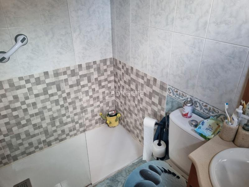 Foto 3604ed2f-8432-4916-aba4-b18231b768f4. Casa a schiera con camino riscaldamento parcheggio in Burgos