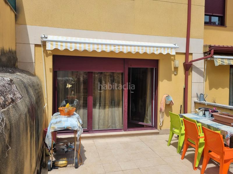 Foto e917f4fd-a674-48cd-9813-d1fc1060e362. Casa a schiera con camino riscaldamento parcheggio in Burgos