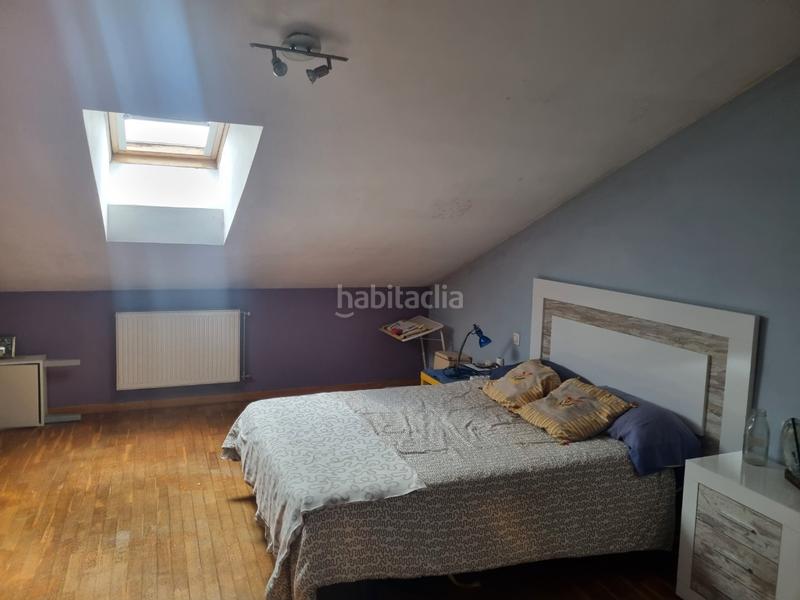 Foto 35e5ac3a-31a5-45a5-9e90-4dae8bd56a67. Casa adossada amb xemeneia calefacció aparcament a Burgos