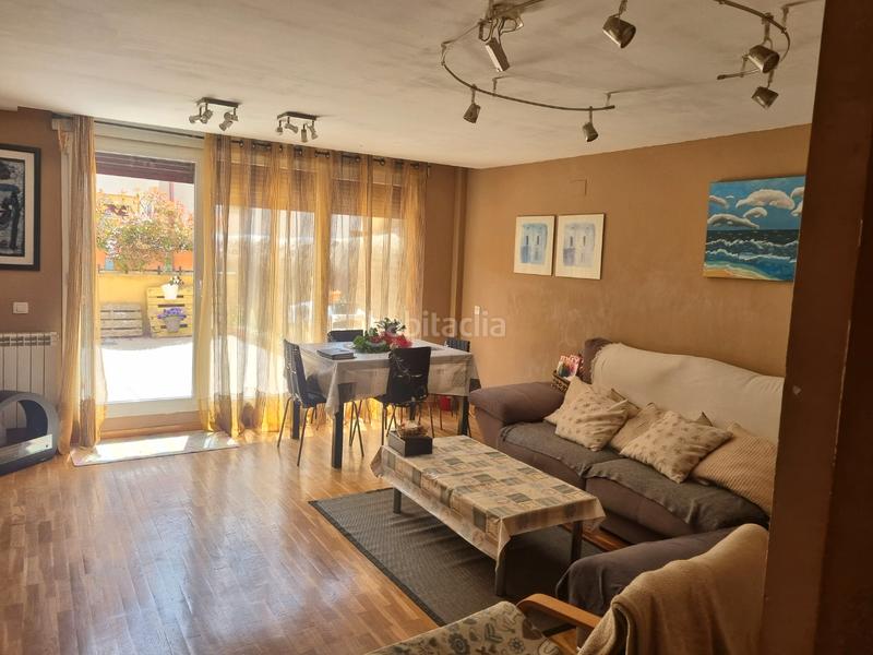 Foto 488b3073-5858-439b-a3eb-083f6a970daf. Casa adossada amb xemeneia calefacció aparcament a Burgos