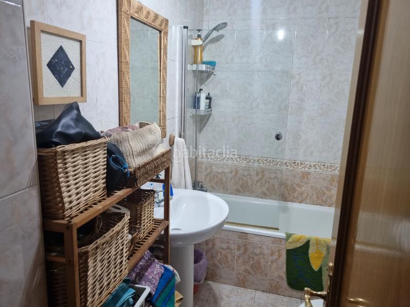 Foto 73a228ed-f4a9-498a-8880-beaa0770b70c. Semi detached house with fireplace heating parking in Burgos