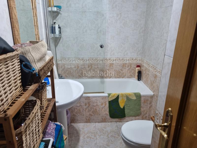 Foto 9a453935-4d27-47a2-a66d-428ffeb527e3. Semi detached house with fireplace heating parking in Burgos