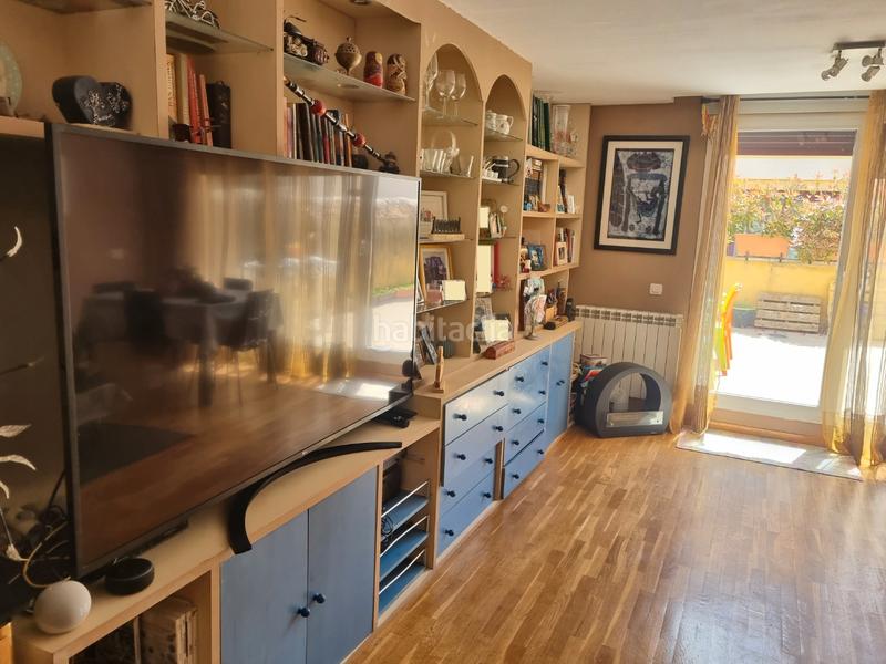 Foto a85c613c-8cde-4e1d-b89f-d434d80f2968. Semi detached house with fireplace heating parking in Burgos