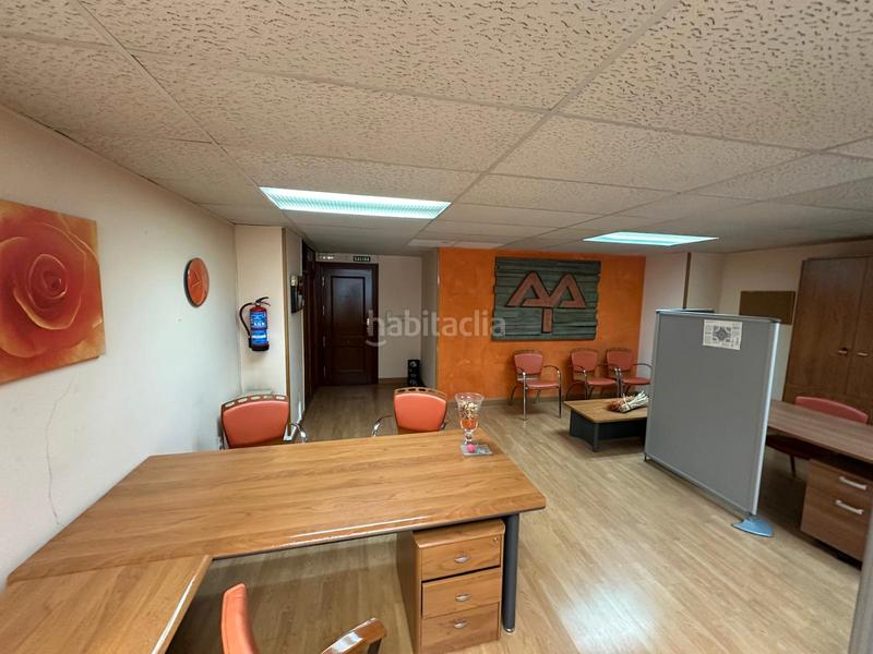 Foto bd55034f-77ca-4e8b-89e7-12e1a48ffb93. Location bureau dans Reyes Católicos Burgos