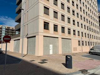Local Comercial en Calle Miguel Delibes