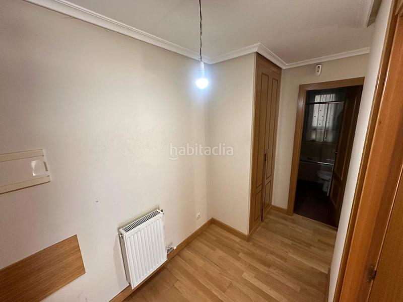 Foto 8afc86e1-6602-4eee-91bb-444caf67a13f. Apartament amb calefacció aparcament a Villafría - La Ventilla - Castañares Burgos