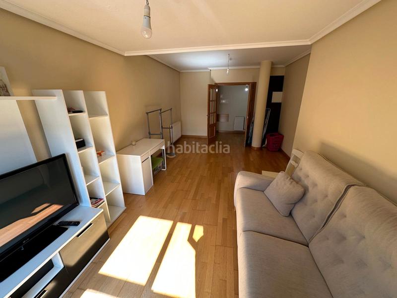Foto d17b2a58-f7e3-4d55-95ac-e3a7e17989c8. Appartement mit heizung parking in Villafría - La Ventilla - Castañares Burgos