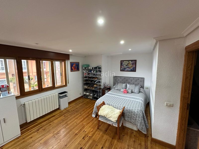 Foto a9878075-4240-4a13-a900-89df717f08ea. Casa amb xemeneia calefacció aparcament a Villafría - La Ventilla - Castañares Burgos
