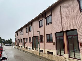Casa adossada  Calle la sementera