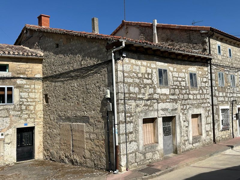 Foto 3d0faf63-4bdb-4966-a380-3c8f7653c31a. Casa amb xemeneia a Rubena