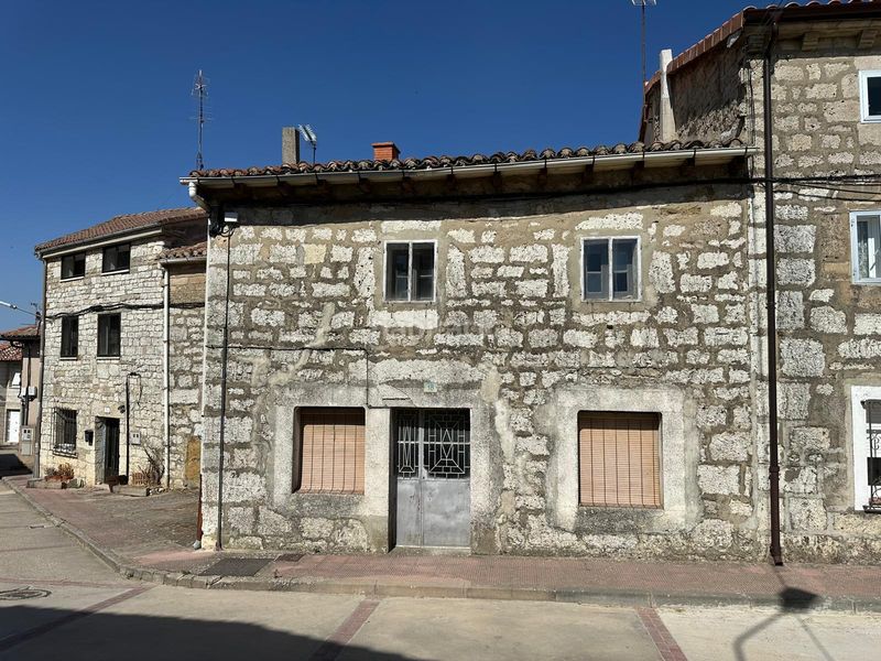 Foto 5a7c0750-b00e-48ee-a97b-c105a3224684. Casa amb xemeneia a Rubena