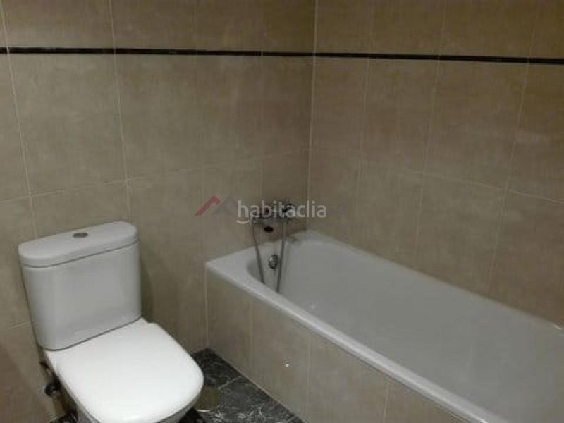 Foto 4550288f-1e0b-4019-b34c-4c073a302372. Alquiler piso en El Soto León