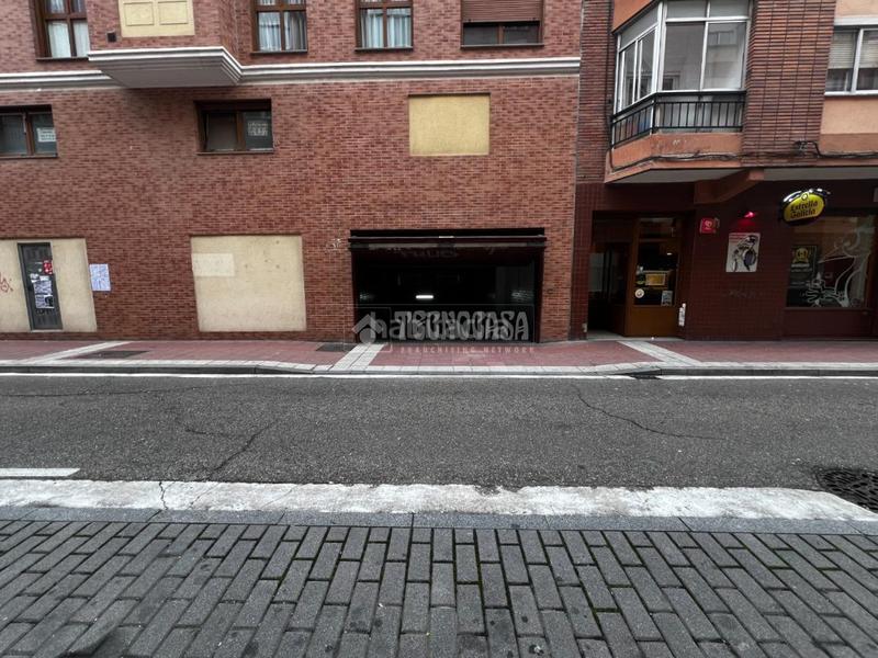 Foto 0f573192-1bed-4496-b272-5acb779e8855. Aparcament cotxe a Pajarillos Bajos Valladolid