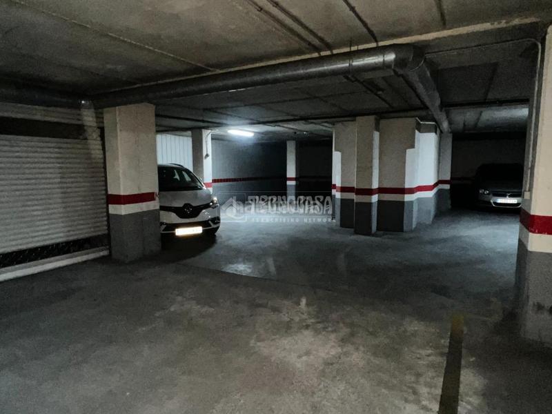 Foto b889b019-ffd2-45a2-8388-a848515c264a. Aparcament cotxe a Pajarillos Bajos Valladolid