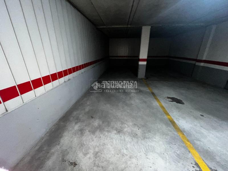 Foto b93000af-b05c-4936-92f2-18f377eb3eb3. Aparcament cotxe a Pajarillos Bajos Valladolid