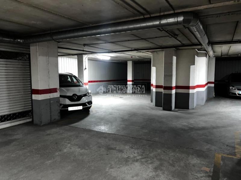 Foto ce2a1a2f-184c-4153-ab10-3688b760bc27. Aparcament cotxe a Pajarillos Bajos Valladolid