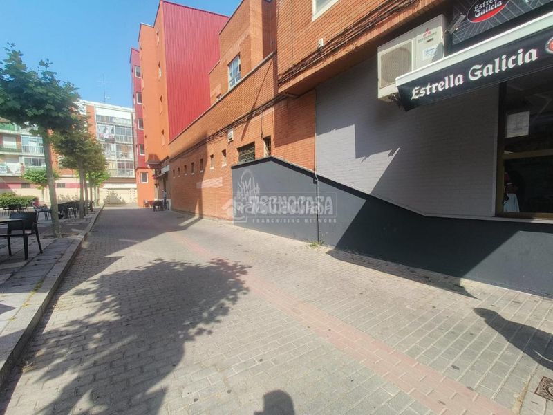 Foto 2fb0c0a2-961a-4c30-9ee6-d46794fef1ee. Aparcament cotxe a Pajarillos Bajos Valladolid