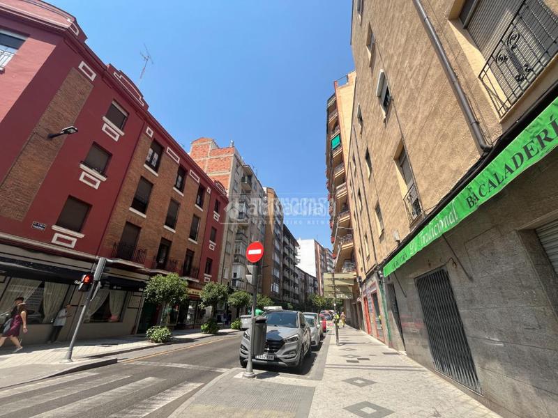Foto f415afbb-c137-42a6-8468-679f2492b578. Location local commercial dans Caño Argales Valladolid