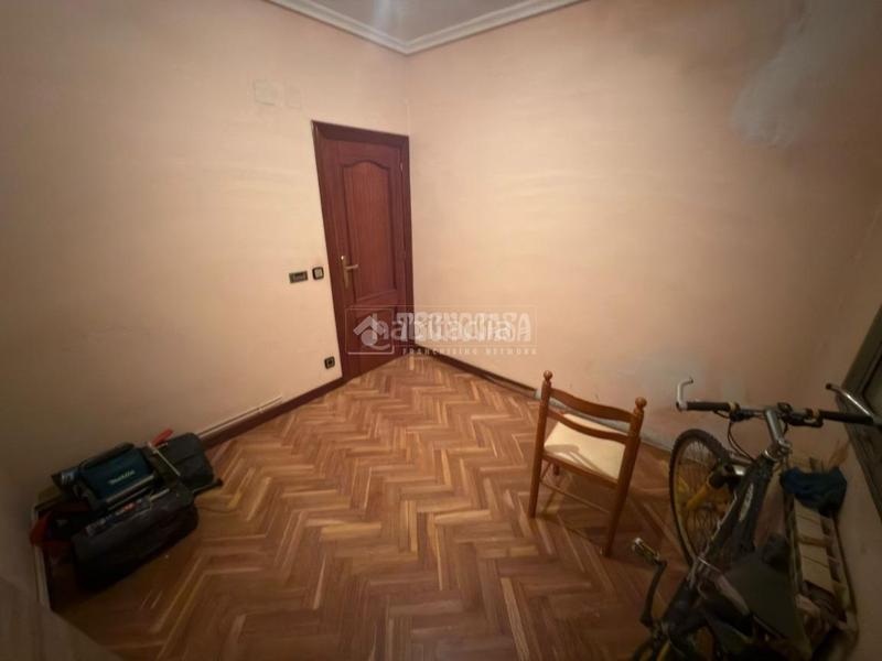 Foto 5e281427-fbd5-4696-a711-10accf8cf38d. Etagenwohnung mit heizung in Pajarillos Bajos Valladolid