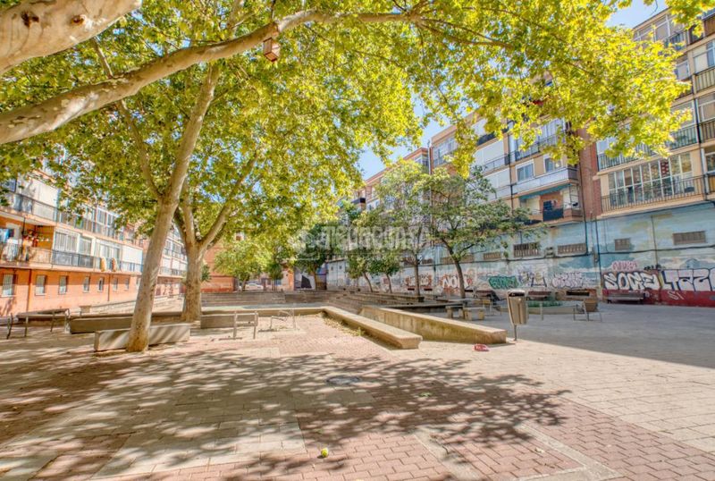 Foto 2c0a9e04-e8dc-43c1-aa0c-f9c13c06e0ae. Aparcament cotxe a Pajarillos Bajos Valladolid