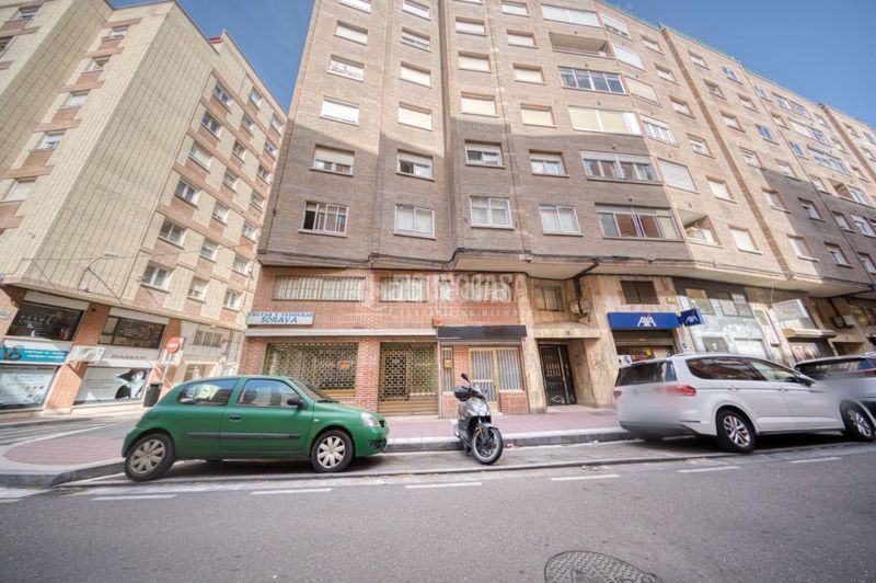 Foto b5b2cb5e-b565-4661-997f-99a1e5ac1383. Pis amb calefacció aparcament a Pajarillos Bajos Valladolid