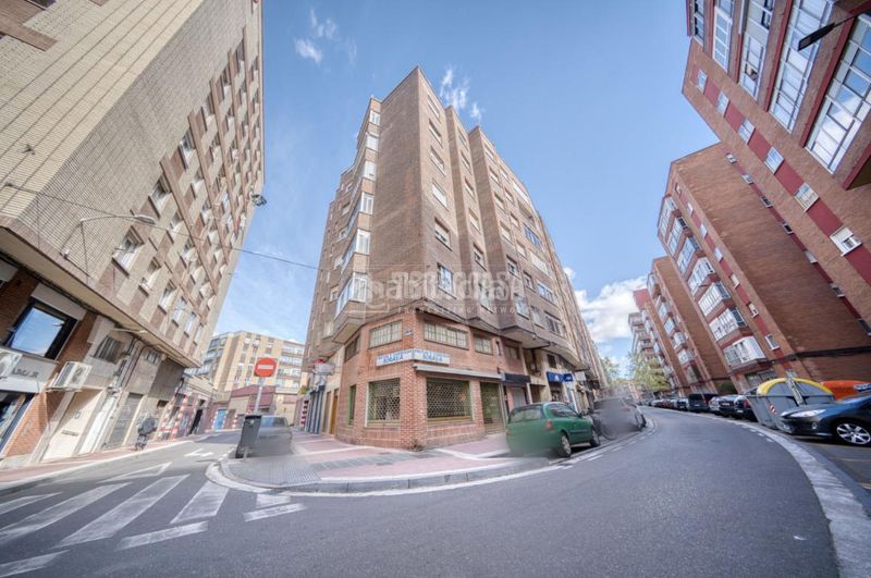 Foto e327e8b5-d192-461f-bf02-96ef95151523. Pis amb calefacció aparcament a Pajarillos Bajos Valladolid