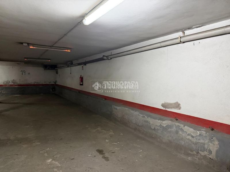 Foto 4662faa3-9daa-4338-9f2f-82bd3f68b608. Aparcament cotxe a Pajarillos Bajos Valladolid
