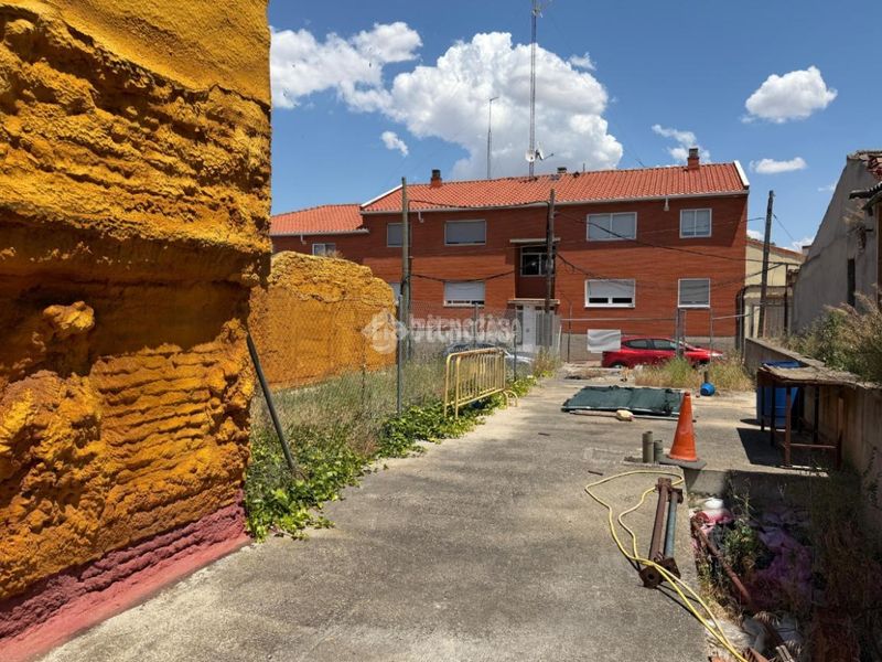 Foto b8712330-cfa7-4c18-bdc5-4c3df9fe34a9. Terreny residencial a Pajarillos Altos Valladolid