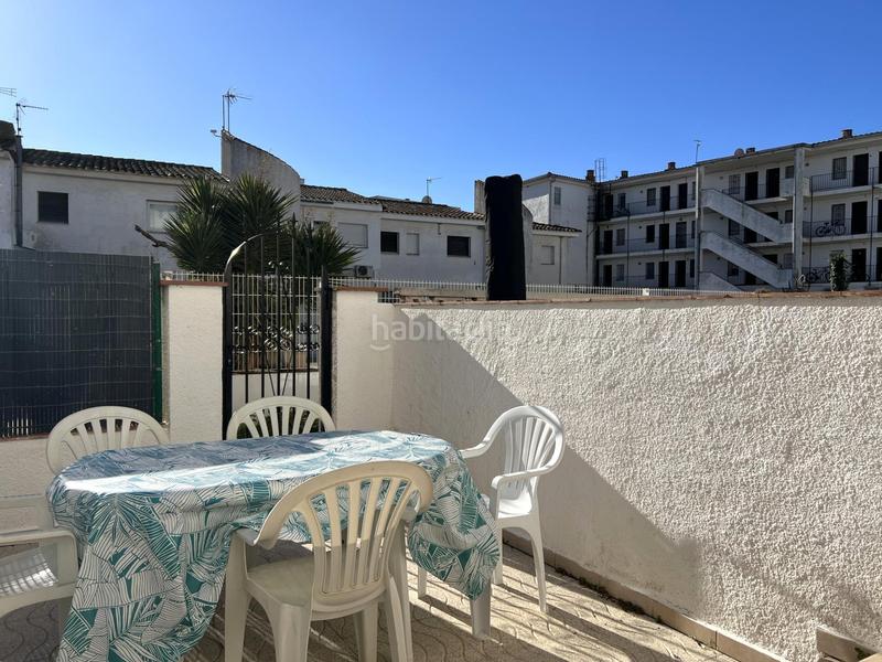 Foto bed01ca9-fde2-4e2f-b27a-8fcaa6ef3c64. Casa adossada a Sant Maurici Empuriabrava