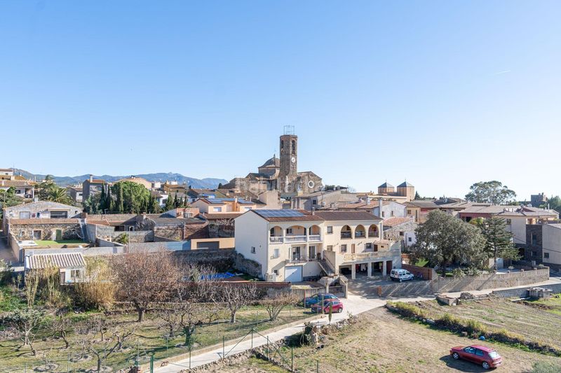 Foto ed10aea1-557d-42f1-be6b-135ad8523956. Casa amb calefacció a Garriguella