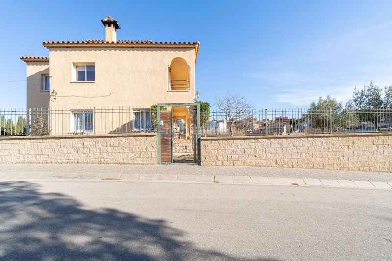 Foto f1603649-6d09-45eb-a37e-200748019e9a. Casa amb calefacció a Garriguella