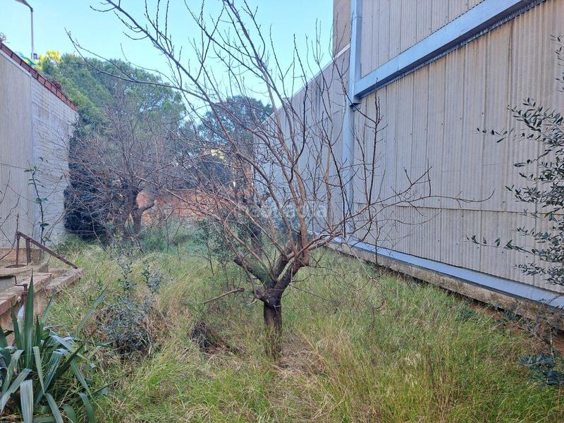 Foto 2bda5b3a-e612-4290-8de3-d21087ff0393. Terreno residencial en Creu de la Mà Figueres