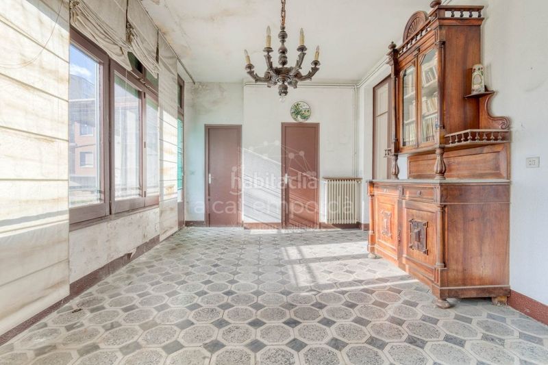 Foto ab00ca3f-4718-4bc4-bfeb-806a17591bd0. Casa a Centre Figueres