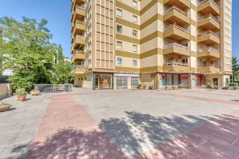 Foto 506429ae-962f-4132-bd83-0470a535c353. Local comercial a Eixample-Horta Capallera Figueres